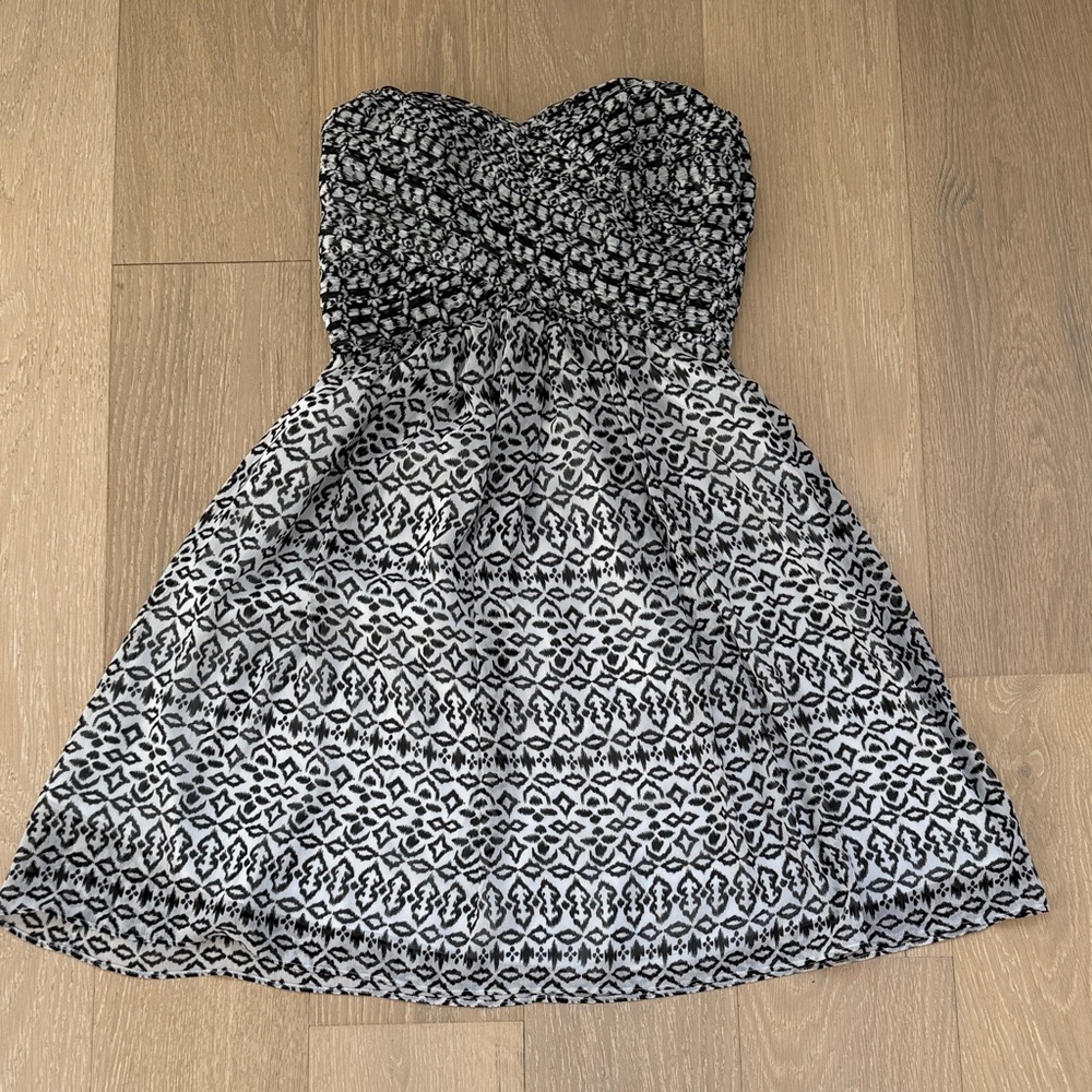 White House Black Market Monochrome Patterned Dress